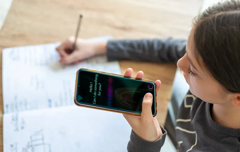 Що школа заборонятиме після смартфонів?