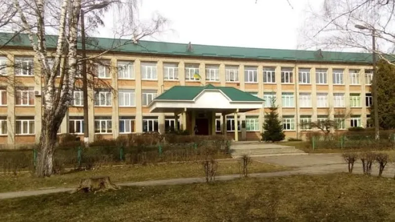 Суд скасував звільнення директора ліцею в Сокалі через затримку зарплат учителям